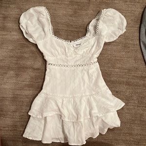 RHYKEN PUFF SLEEVE FRILL DETAIL MINI DRESS IN OFF WHITE